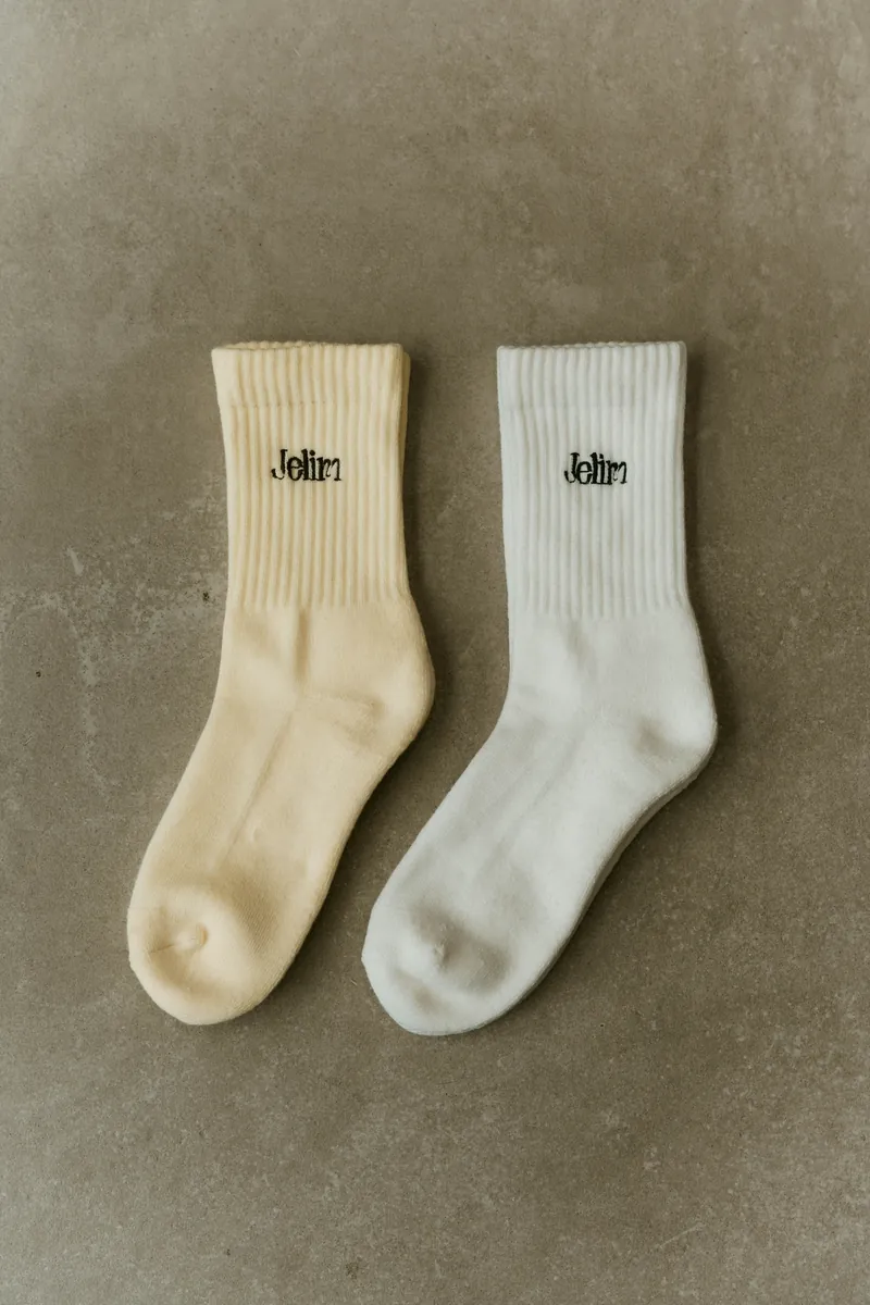Jelim 靴下 Cremaクリームとホワイトの2足セット